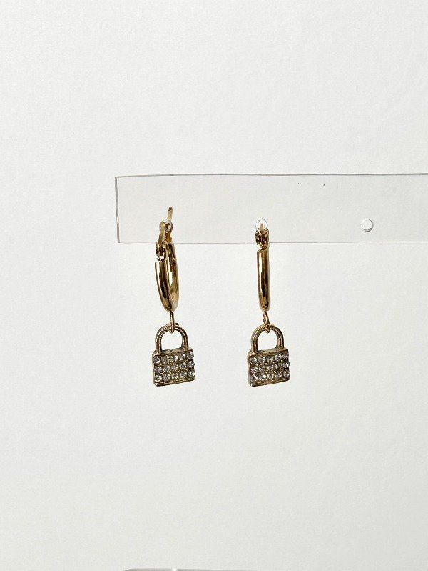 Argollita con dije Candado Cubic AD (PAR)